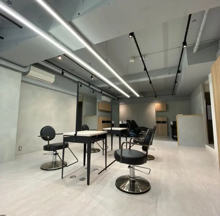 eluの内観・外観1