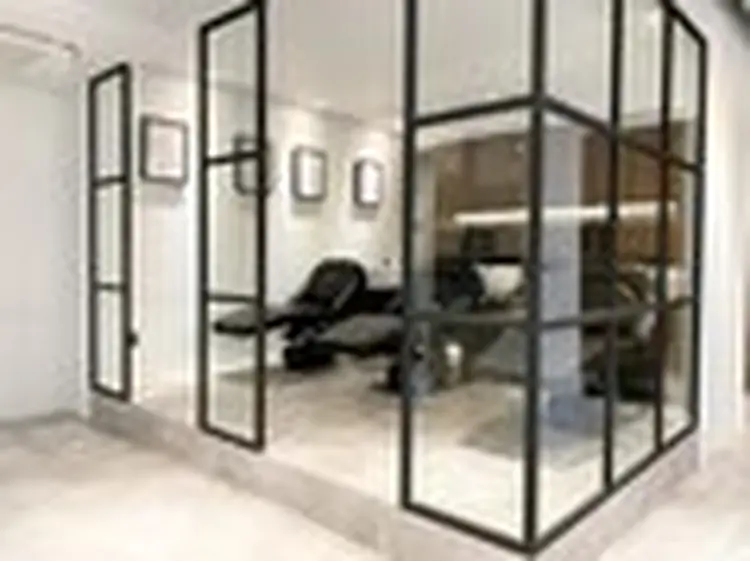 Zina銀座中央通りの内観・外観3