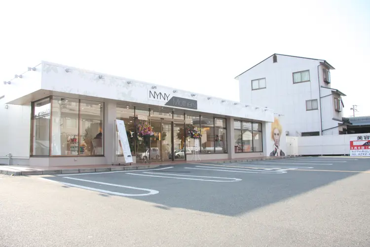 NYNY Mothers 姫路南店の内観・外観1