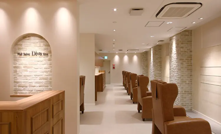 Hair salon RADnoel / Eye salon sylph茶屋町店の内観・外観3