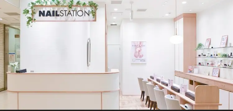 ネイルステーションルミネ大宮店の内観・外観1