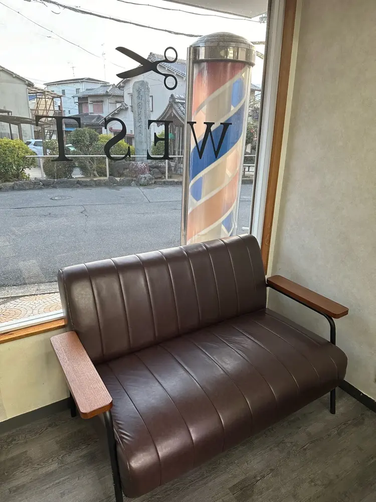 hair salon WESTの内観・外観2