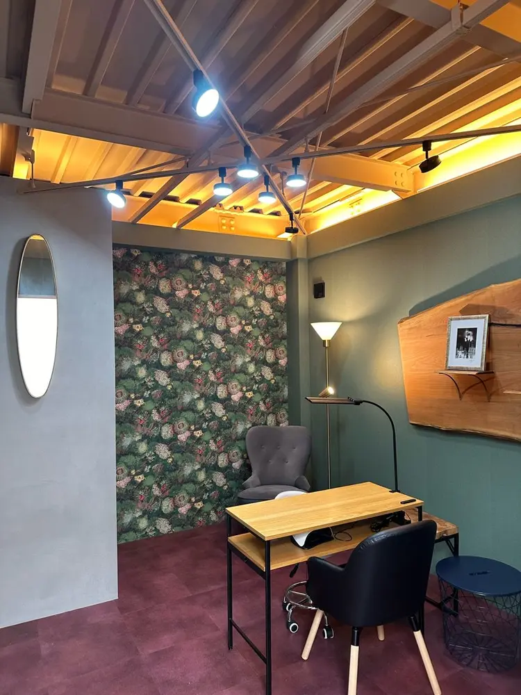 plays inc. nailの内観・外観3