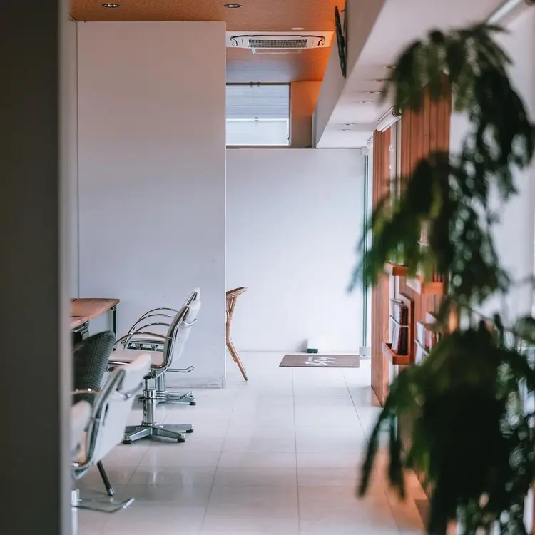 hair resort Big upの内観・外観2