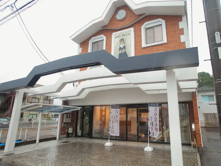 半個室サロンiLUMiの内観・外観2