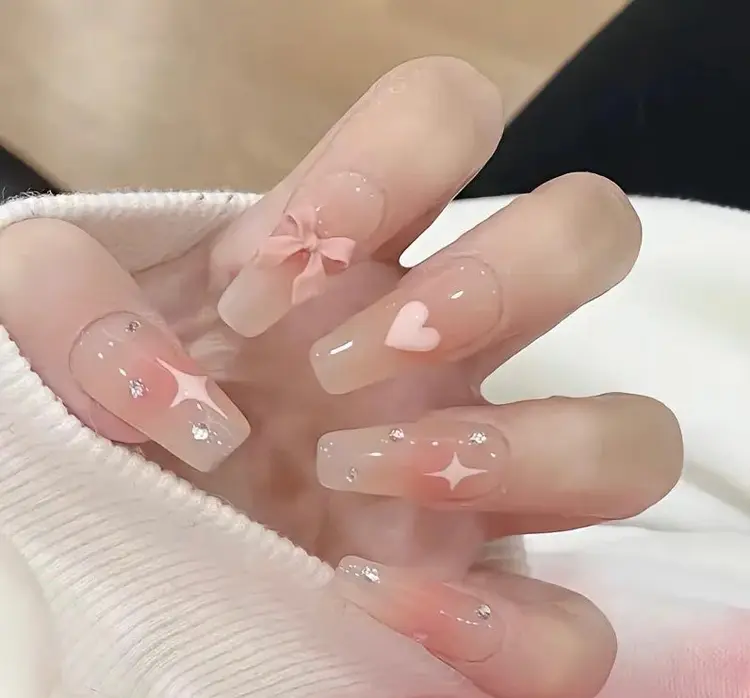 More Glam Nailsalon 池袋東口店の内観・外観1