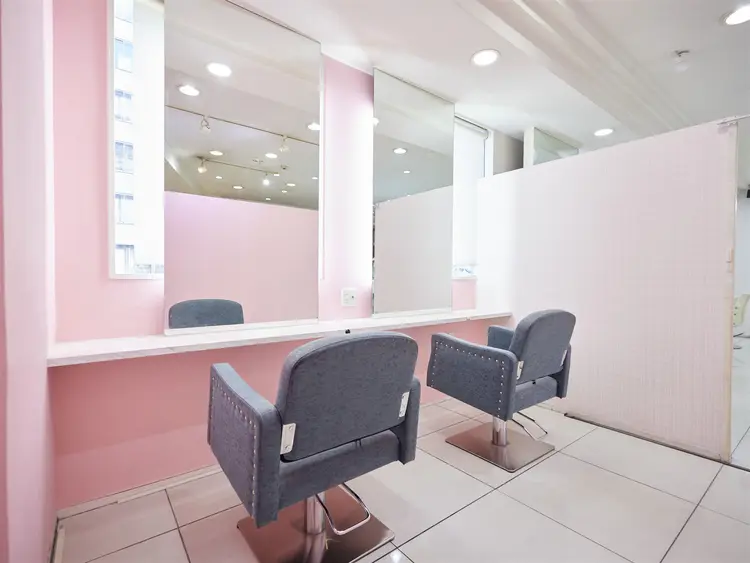 SEASONヘアカラーエクステ専門店大阪オージュア取扱店の内観・外観3