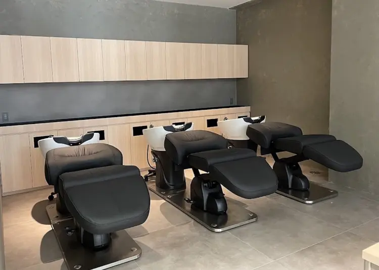 CIEL 江坂店の内観・外観2