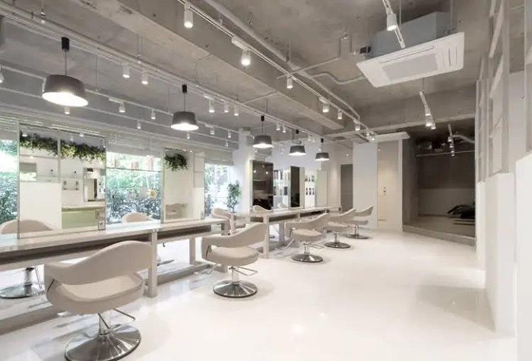 EARTH東戸塚店の内観・外観2