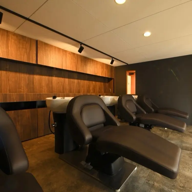 SOURCE 梅田の内観・外観3