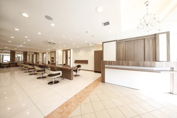 Ash 鶴ヶ峰2号店の内観・外観1