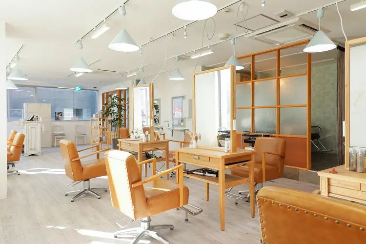 浅草美容院Ainaの内観・外観1