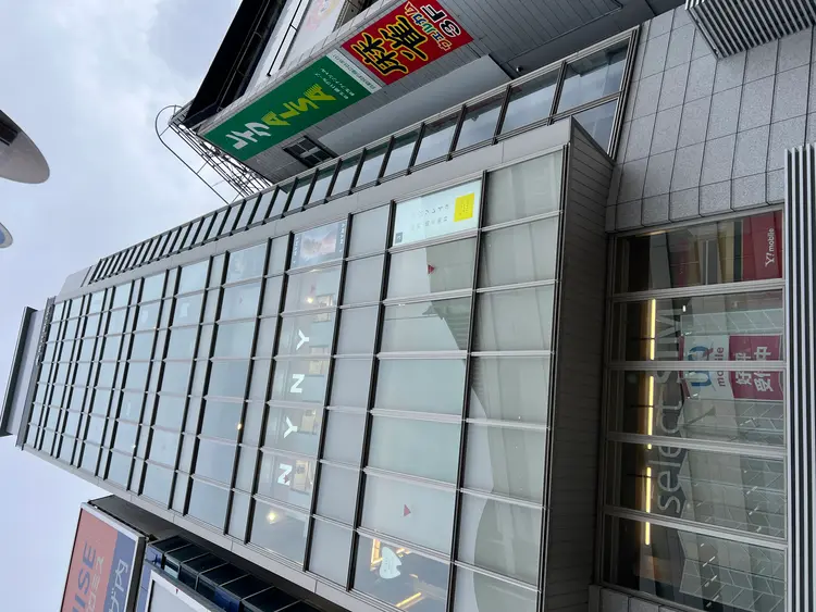 SALOWIN(サロウィン)三宮店の内観・外観1