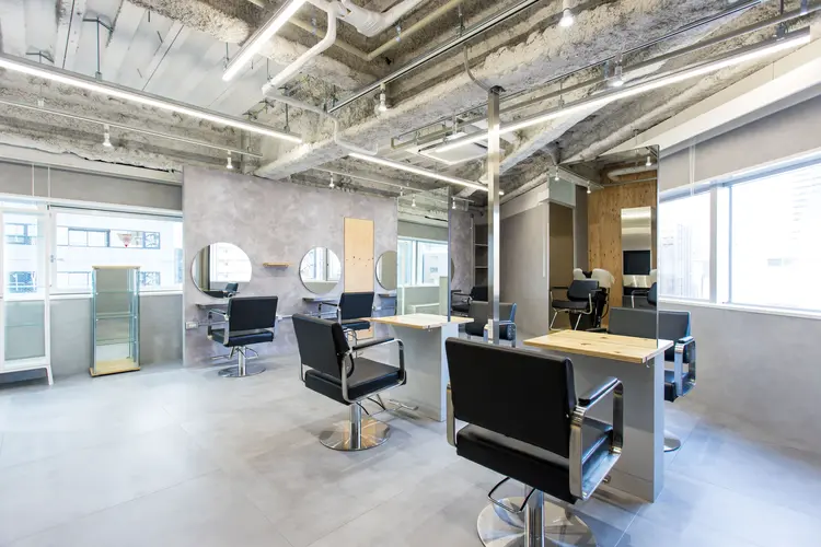 shes梅田店の内観・外観2