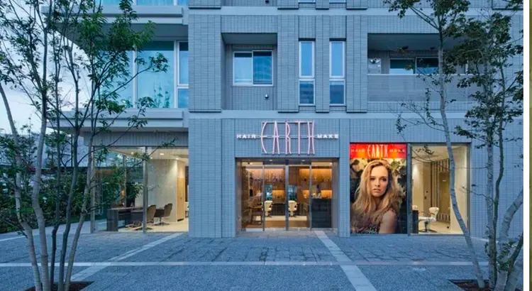 EARTH辻堂店の内観・外観1