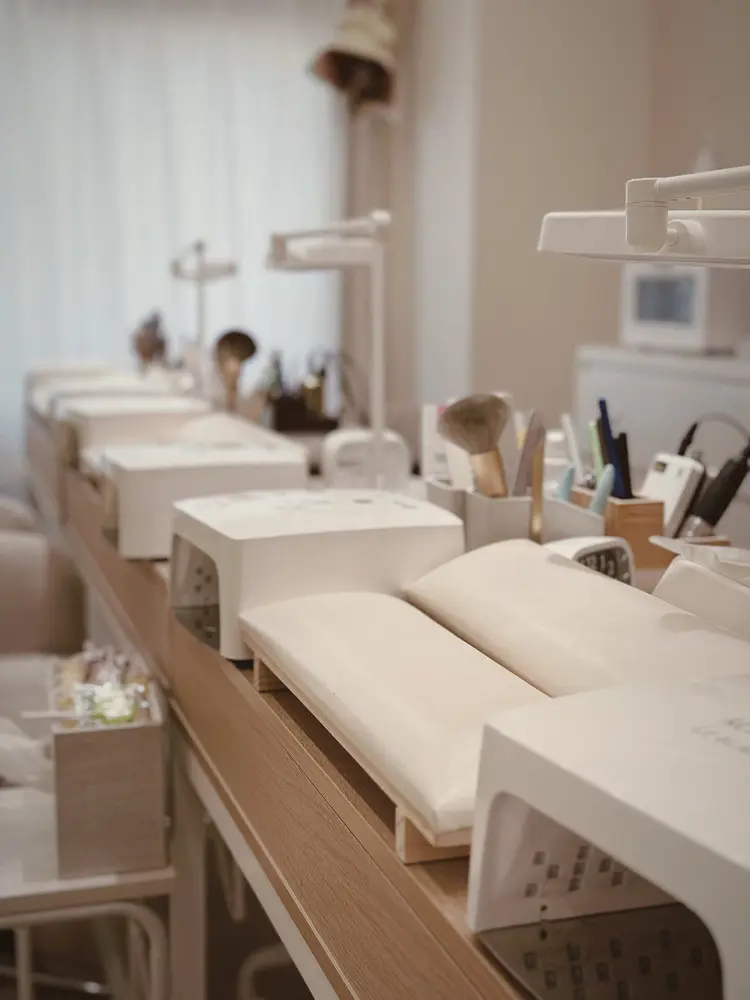 NAILS 168 池袋西口駅前店の内観・外観2