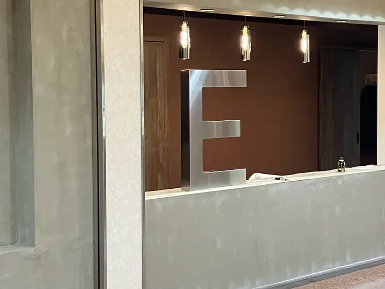 E なんばOCAT店の内観・外観1