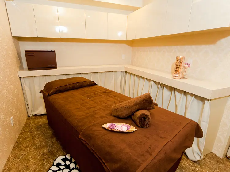 美肌脱毛専門店ディオーネ四日市駅前店の内観・外観2