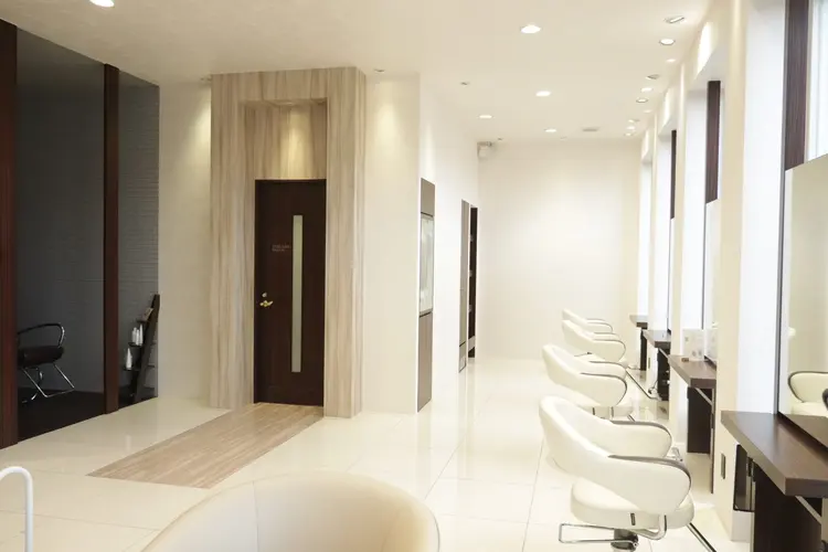 HAIR&MAKE EARTH高崎店の内観・外観1