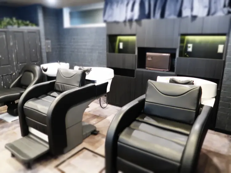 Aust hair Stella新宿店の内観・外観2