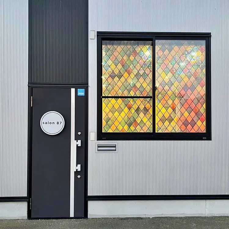 salon 87【サロン ハナ】の内観・外観1