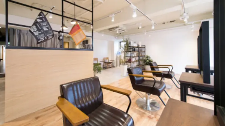 リブの内観・外観1