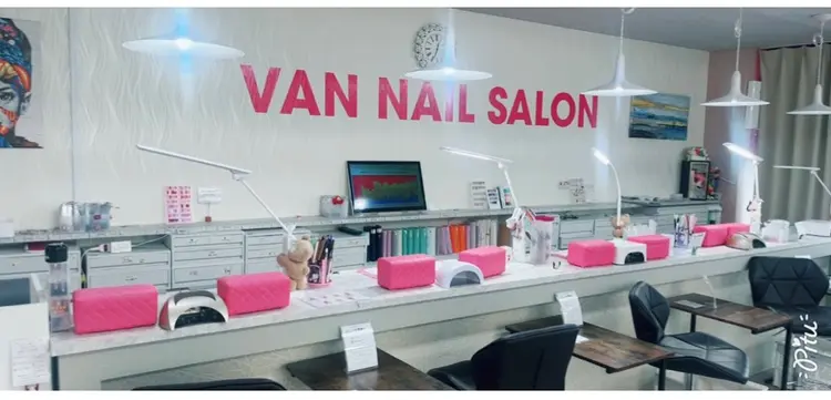 Van Nail 本厚木店の内観・外観1