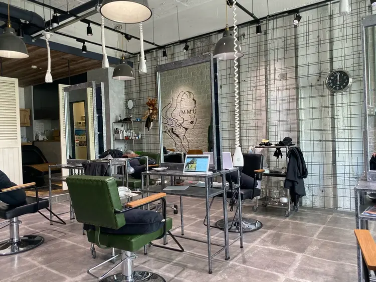 UMMの内観・外観1