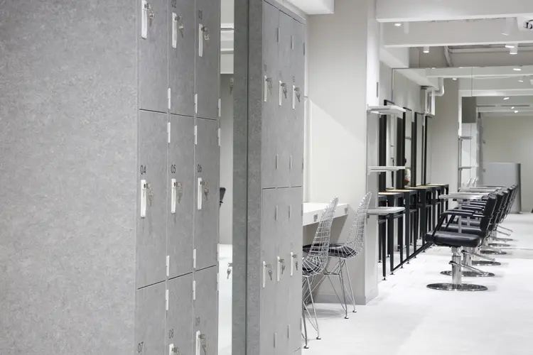 メンズサロン Rolka 池袋店の内観・外観3