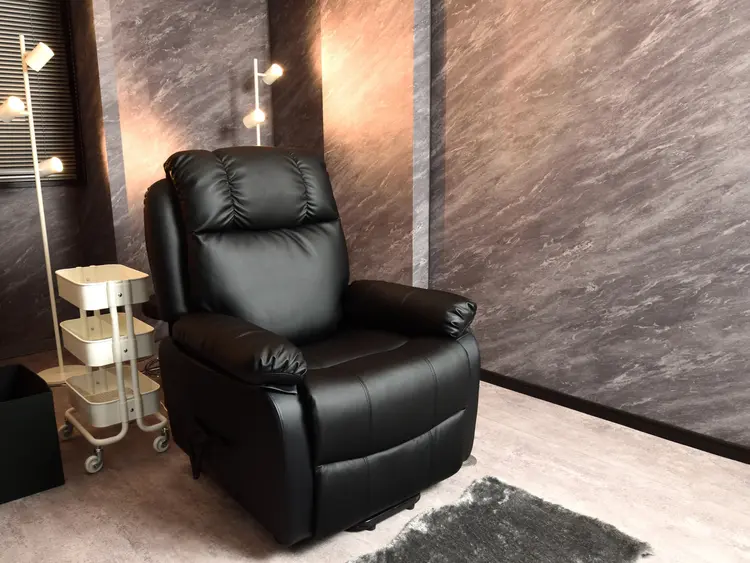 メンズ眉毛サロン 眉ラボ 大阪本町店の内観・外観1