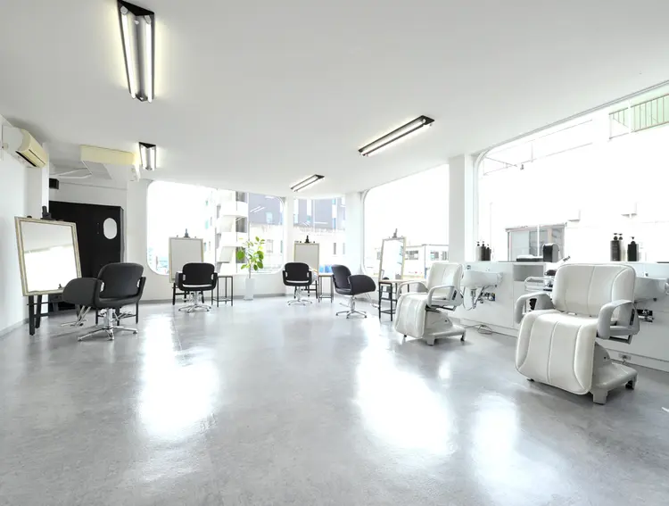 美容室 Iz(イズ) 館林店の内観・外観1