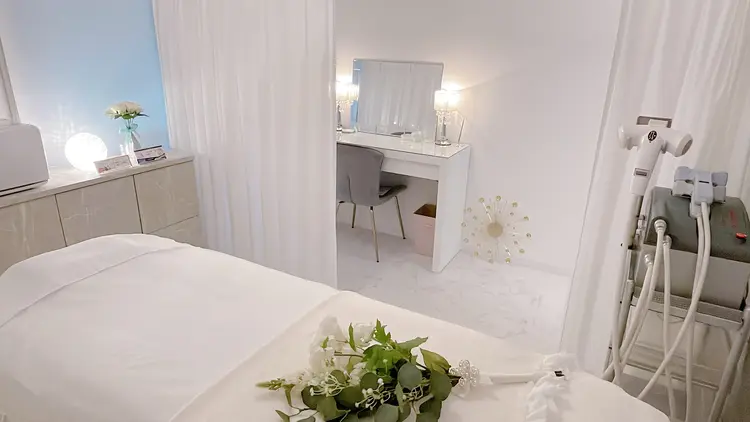 Amitie恵比寿駅前店の内観・外観1