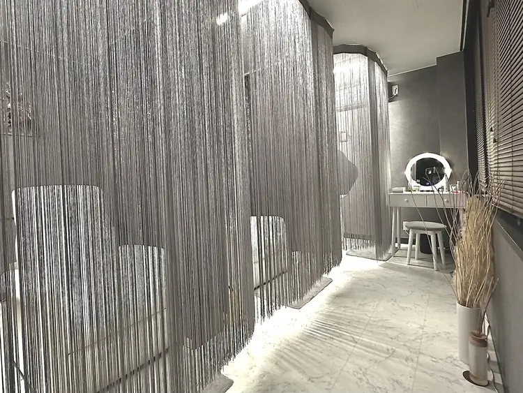 iBROW. 大宮店の内観・外観1