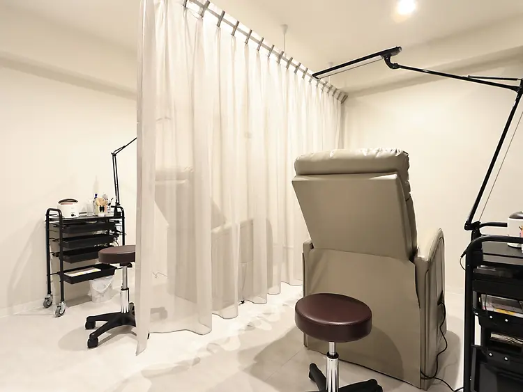 メンズ眉毛サロンi-coolの内観・外観3