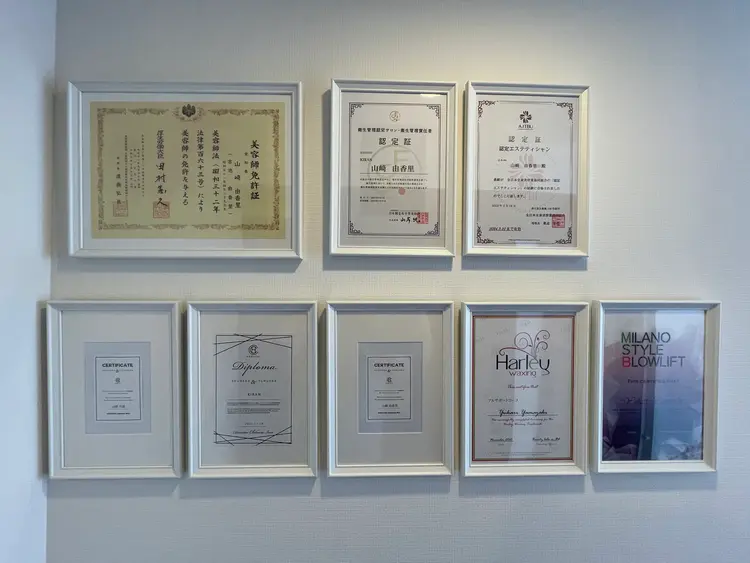 KIRAN【まつパ·眉·ワックス脱毛·美肌光脱毛·W脱毛】の内観・外観3