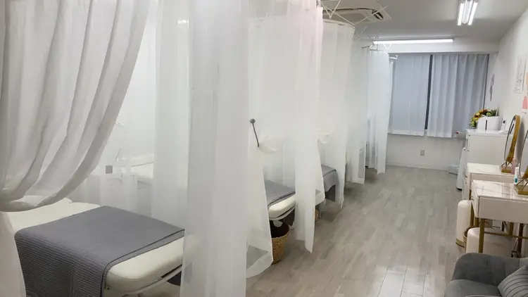 cheek横浜店の内観・外観2