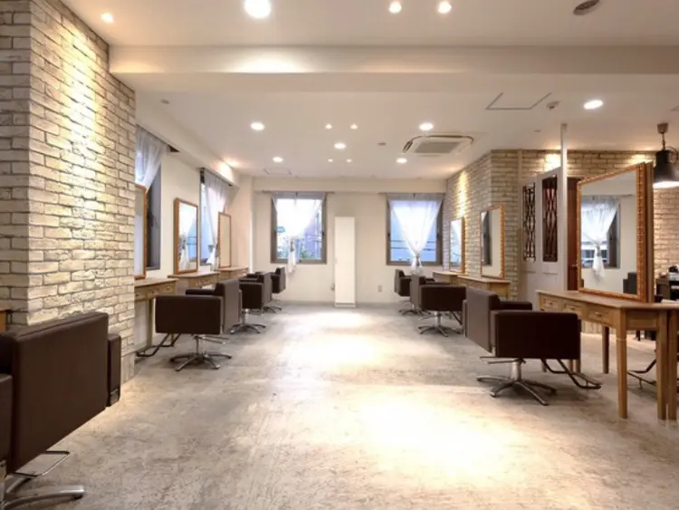 CHAINON西梅田店の内観・外観2