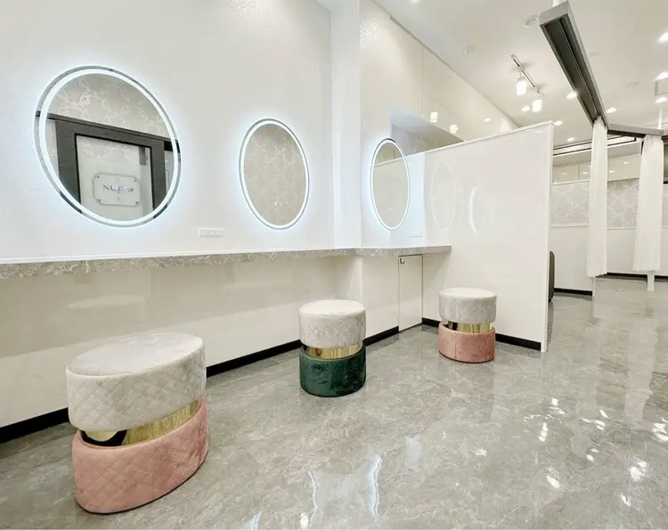 眉毛/アイブロウ/パリジェンヌ/まつげパーマ　NUEVO【ヌーヴォ】新宿2号店の内観・外観1