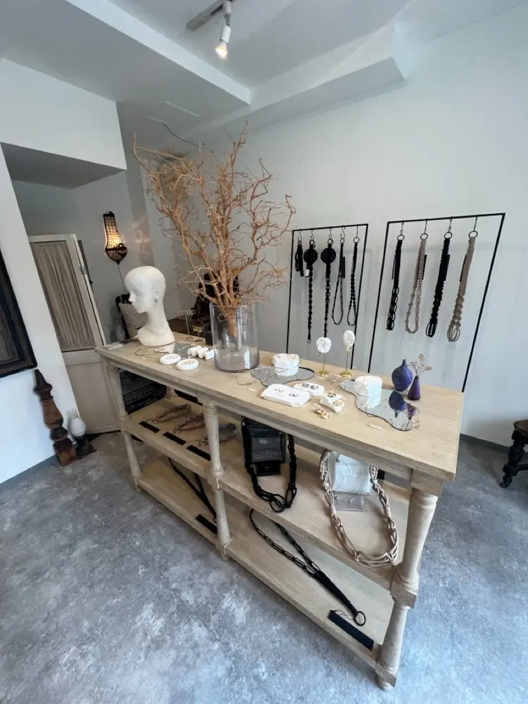 GARAGE Nailの内観・外観2