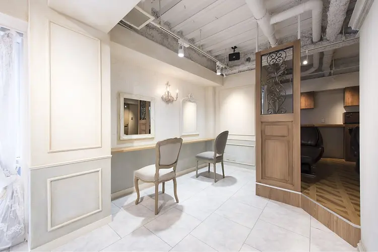 La Bonheur hair eclat 大宮東口店の内観・外観2