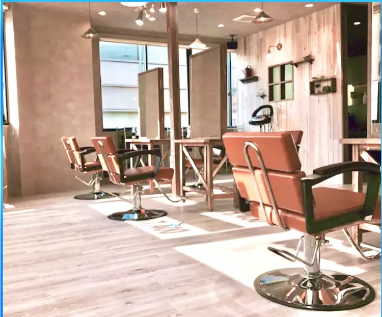 Agu hair roland一宮店の内観・外観1