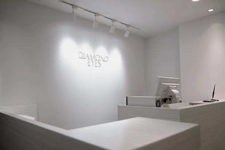 ダイヤモンドアイズ ルミネ横浜店の内観・外観2