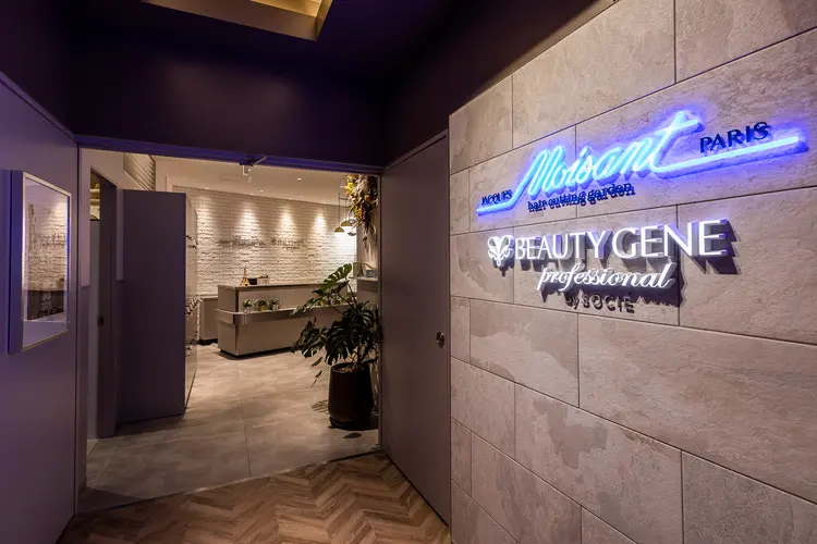 ヘアーカッティングガーデン ジャック・モアザン 梅田店の内観・外観2