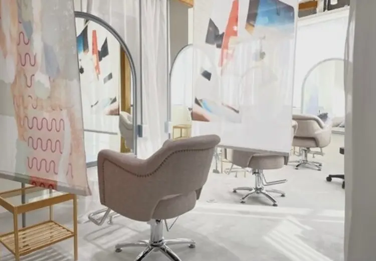 INCE HAIR梅田の内観・外観1