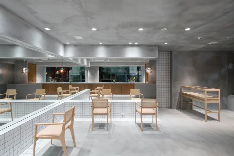 211の内観・外観1