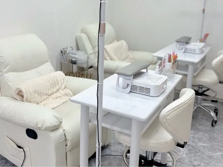 Nova Nail Nambaの内観・外観1