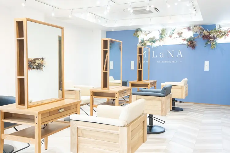 LaNA hair salon by RELY【ラナ ヘアサロン バイ リライ】の内観・外観1