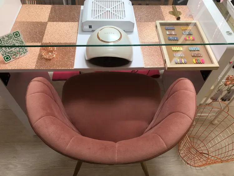 モナネイルの内観・外観2