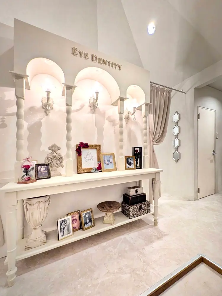 まつ毛エクステ･パーマ･アイブロウ専門サロン  EYE DENTITYの内観・外観1
