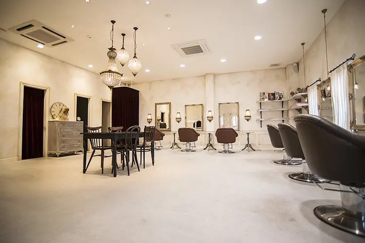 COME G HEAD けやき通り店の内観・外観1